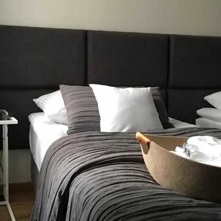 Marzec Aparthotel *