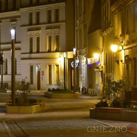 Ξενοδοχείο με διαμερίσματα Marzec Γκνιέζνο
