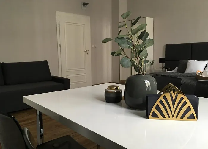 アパートホテル Marzec 3*